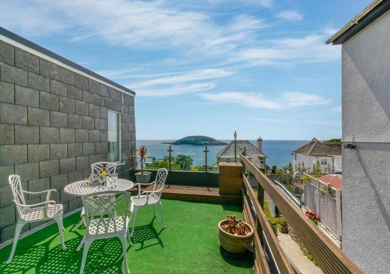 Sea Spirit - Sweeping Sea Views First Floor Spacious Modern Apartment In Looe- With Free Parking! Экстерьер фото